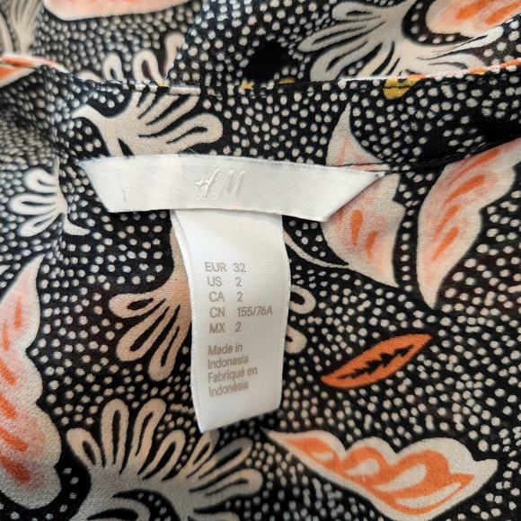 🍉 H&M Colorful Top Size 2 - Picture 4 of 4
